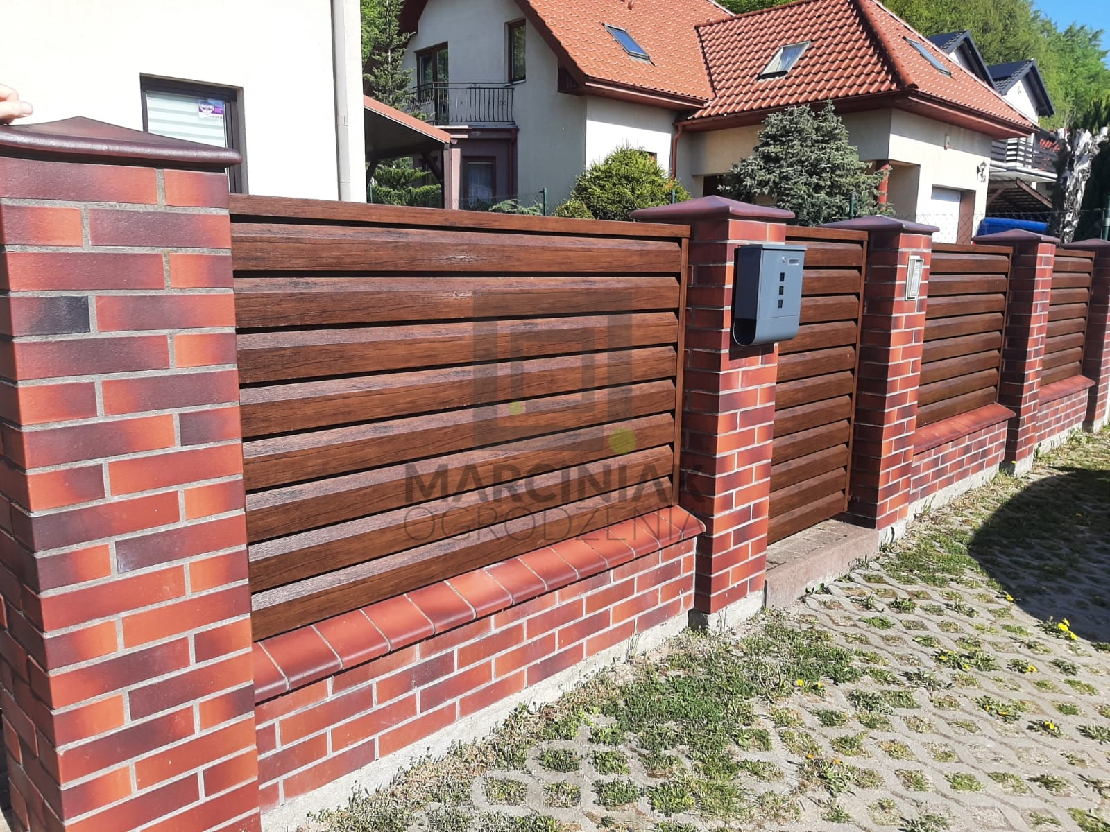 28.1-zaluzja-steelwood-przeslo-furtka.jpg